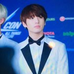 [방탄소년단] 정국이 회색 <b>렌즈</b>