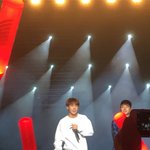 [아이콘] <b>김지원이</b> 머리를 언제 잘랐지?