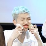 [방탄소년단] 윤기 <b>믹테</b> 기다리면서 남준이 <b>믹테</b> 돌리는데