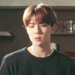 [EXO] 방학때 <b>독서</b>한다고 그렇게