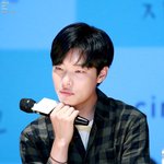 최근 앞머리 내린 류준열