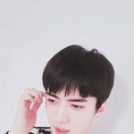 [EXO] 둘중에 뭐가 더 충격임?