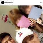 [댓글부탁해] 타가수 앨범 찢어서 싸인<b>용지</b>로 사용한 팬덤