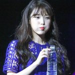[아이유] 지은이 <b>물</b> 먹는게 왜 이리 좋지