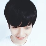 [EXO] 이사진 백현이 볼에 <b>복숭아</b>있는거 있는사람