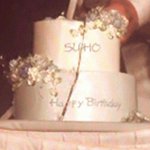 [EXO] 준면이가 가위앱에서 우리 생일 <b>케잌</b> 어슷썰어줬으면