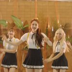이 <b>위</b>에 <b>옷</b>들 비슷한거라도 아능 사람...