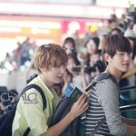 [EXO] 애들도 이렇게 얼굴 가리는것 하나없이 공항에 올<b>때</b>가 있었는데