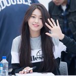 <b>설현</b>이마 좁은거야?