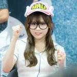 [여자친구] <b>엄지</b> 안경씀
