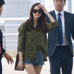 핫팬츠도 헐렁한 다리