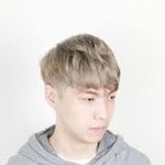 왜 02년생 중2여자들은 검은머리를 고집하는걸까