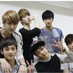 [EXO] 과거 <b>엠</b><b>팬</b>들은 보면 눈물나는 사진 ㅜㅜ