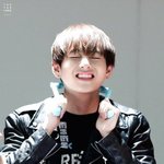 [방탄소년단] <b>입술</b>네모로 웃는게 좋더라