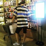 [EXO] 박찬열 이 <b>옷</b> 반팔 <b>정보</b> 알아?
