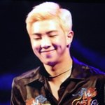 [방탄소년단] 진ㅋ자 얘는 뭐 머리부터<b>발끝</b>까지 사랑으로 차있냐