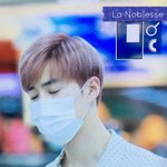 [EXO] 아 뾰루지났어 ㅠㅠㅠ