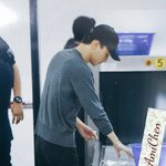 [EXO] 오늘 종대 <b>공항</b>검색대에 마스크 놓음ㅋㅋㅋㅋㅋ