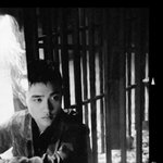 [EXO] 경수 옆에 <b>깜빵</b>이 보임