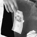 [EXO] 경수 손에 있는 <b>지폐</b> 이거