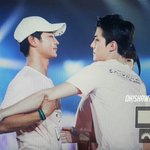 [EXO] 이거ㅁ1노가 <b>세훈이</b>팔잡은건데