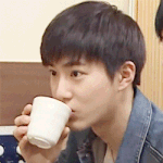 [EXO] 이거 준면이 <b>생얼</b>이지