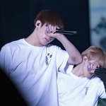 [방탄소년단] 와 정국이 팔 <b>상처</b> 심하다