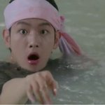 [EXO] 야나백현이 못알아보고 훈남<b>신인</b>배우인줄알았어;;