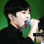 [EXO] 이 때 다리 힘 풀려서 <b>기어다님</b>