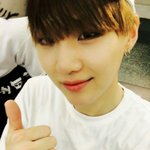[방탄소년단] 원래 윤기가 거의 콘서트 끝나자마자 짹 올려주잖아