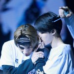 [방탄소년단] 요즘 자기 전마다 보고자는사진...