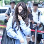 <b>하의</b>실종 패션의 女 아이돌들