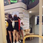 [여자친구] 가로수길에서 여자친구봄!