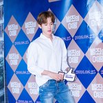 [백현] 오늘은 청순을 <b>탑재</b>하고 오셨습니다.