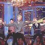 깨고 음원과 음반 모두에서 고른 <b>활약</b>을 보여주며, 가요계 돌풍을...