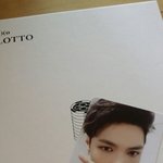[EXO] 야 ㅅㅂ어카냐 돈없어서 앨범한장밖에 못샀는데 씹씽이걸림...