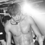 [EXO] 근데 복근 유지하기 진짜 힘든가보닼ㅋㅋㅋ
