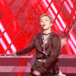 [EXO] 민석이 결국 앞자리 <b>차지</b>
