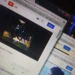 [EXO] 나 지금 뮤비돌리는데 이거 보고 다시<b>접속</b>해야해?