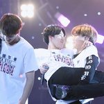 [이삐] <b>호석</b>이 무거워하는거같어ㅋㅋㅋ