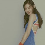 [개이뻐] 시원시원한 각선미 소유자 윤소이의 <b>청량</b> 패션~~