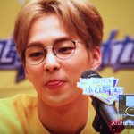 [EXO] 인간<b>레몬</b> 민석이 혀 빼꼼 플뷰 ㅋㅋ