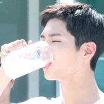 나 박보검 닮았는데 여자들왜이럼?