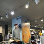 [시우민] <b>명동</b>매장  안에도 시우민