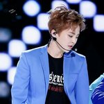[시우민] 개인적으로 <b>파랑색</b>에 거하게 치인날