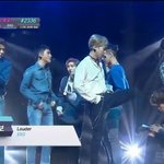 [EXO] 변백 김민석 <b>구두</b> 닦아주는거봐 ㅋㅋㅋㅋㅋㅋㅋ
