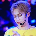 [EXO] 얘들아 안경점에서 동그리안경