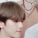 [EXO] 백현이 <b>볼살</b> 통통해진거지?