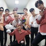 [EXO] 김준면 완전 <b>신부</b>아니냐