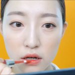 [댓글부탁해] 이 립<b>제품</b> 뭔지 아는사람ㅠㅠ